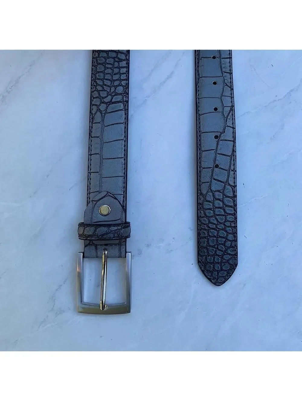Vintage Y2K style Grey crocodile print leather belt. 39 inches length. Nice